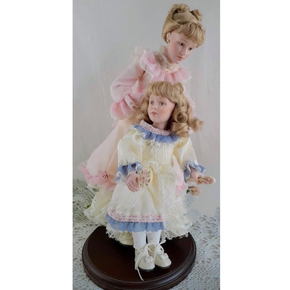 DANBURY MINT "Mother's Loving Touch" Mother & Daughter Porcelain Dolls Set - NIB
